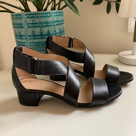 naturalizer adele sandal wide